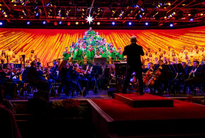 Candlelight Processional Image